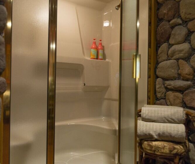 Mariaggi's Theme Suite Hotel & Spa