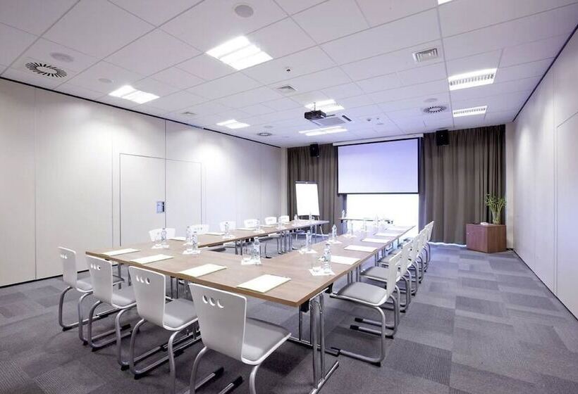 בית מלון כפרי Campanile Wroclaw   Stare Miasto