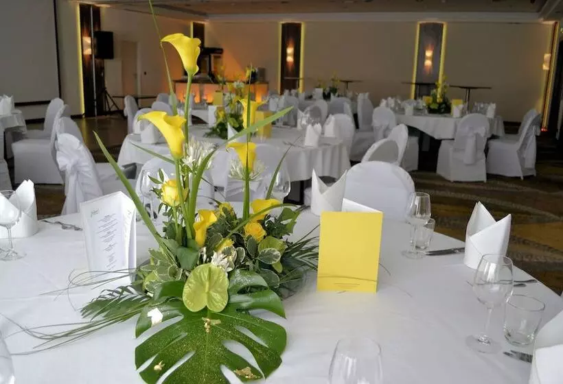 ホテル Courtyard By Marriott Düsseldorf Seestern