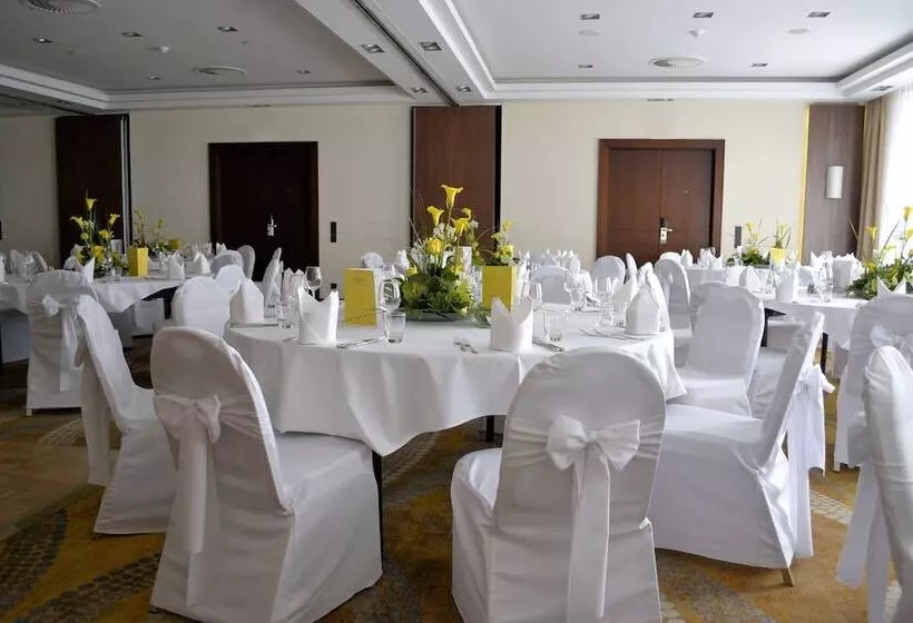 ホテル Courtyard By Marriott Düsseldorf Seestern