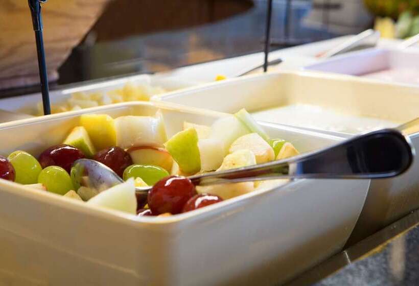 هتل Courtyard By Marriott Düsseldorf Seestern