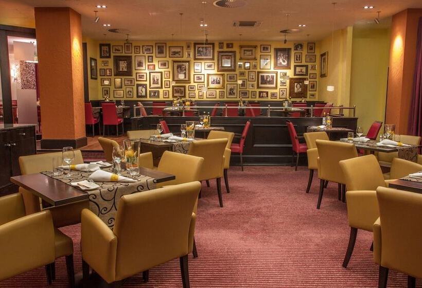 هتل Courtyard By Marriott Düsseldorf Seestern