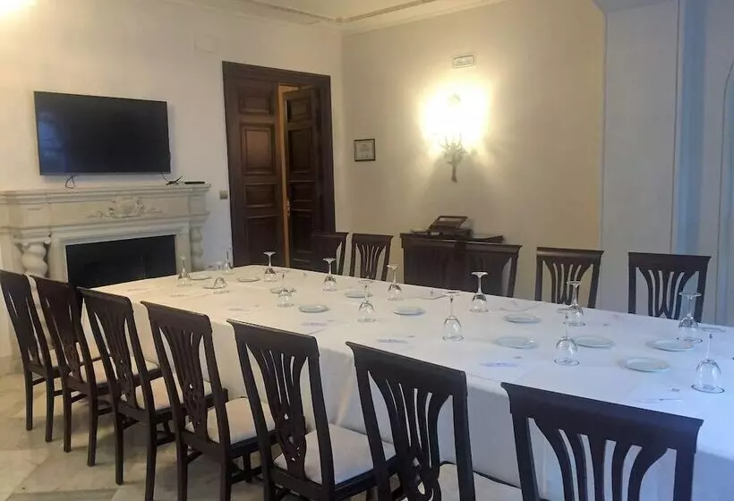 ホテル Duques De Medinaceli