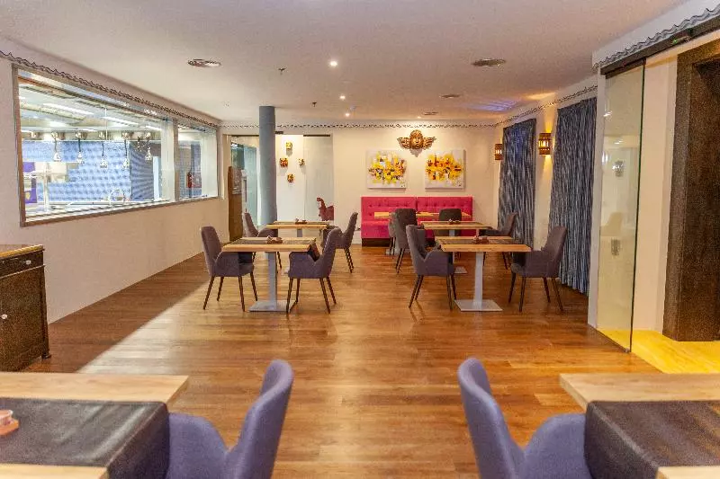 هتل Europe Villa Cortes Gl