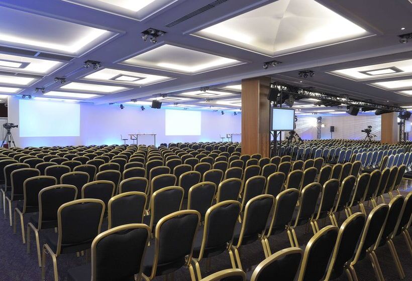 هتل Hyatt Regency Paris Etoile