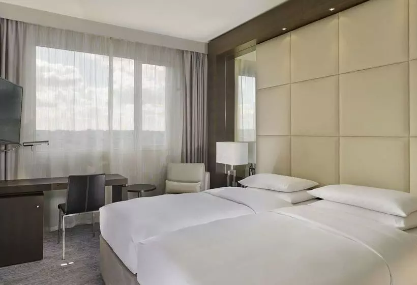 ホテル Hyatt Regency Paris Etoile