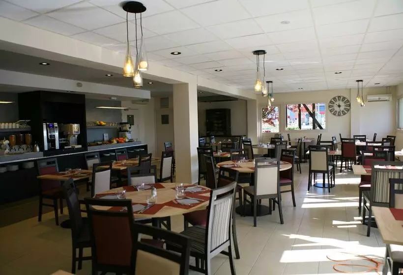 בית מלון כפרי Kyriad Chateauroux