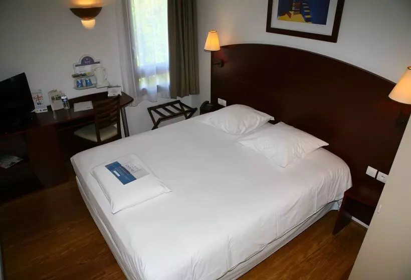 בית מלון כפרי Kyriad Chateauroux