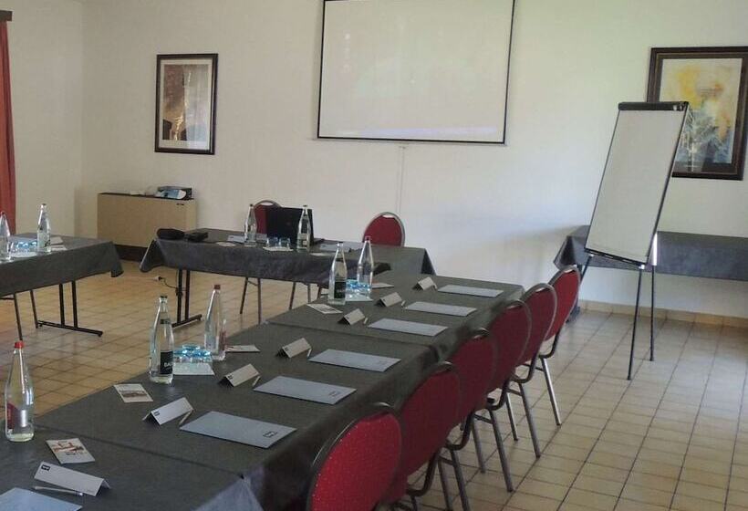 فندق Kyriad Chateauroux