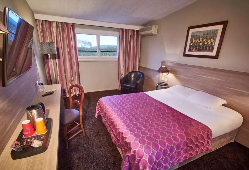 Отель Kyriad Prestige Beaune Le Panorama