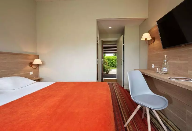 Отель Kyriad Prestige Beaune Le Panorama