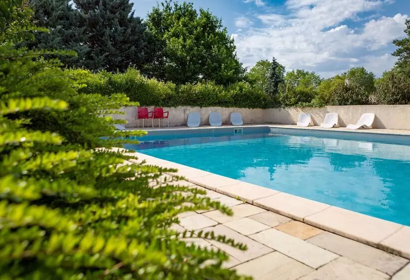 Отель Kyriad Prestige Beaune Le Panorama