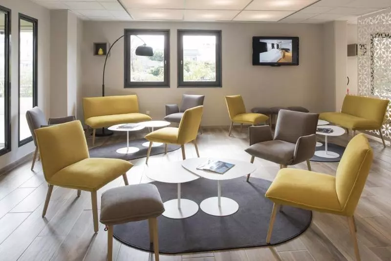 Отель Kyriad Saint Etienne Centre