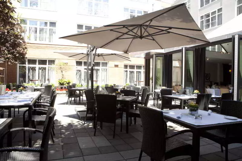 فندق Saint Sulpice Montréal