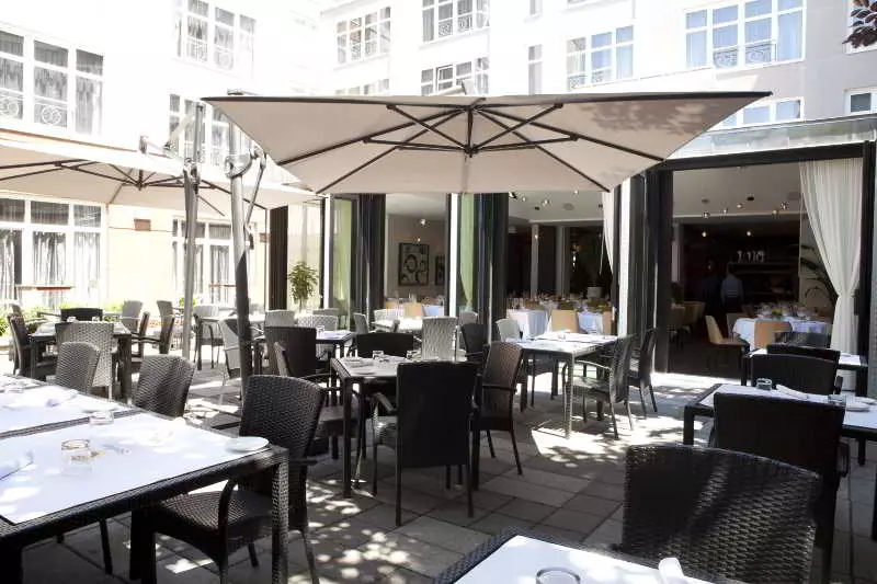 فندق Saint Sulpice Montréal