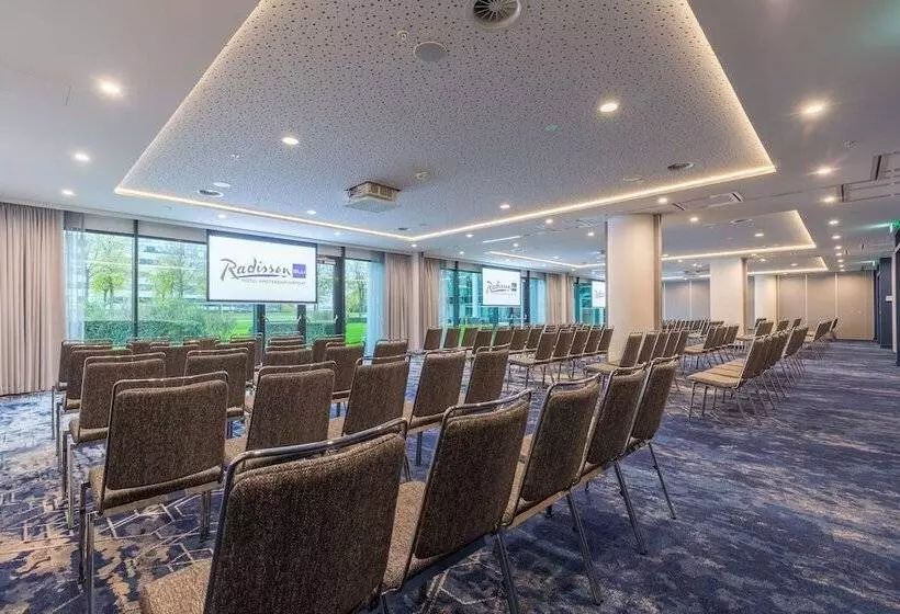 Radisson Blu Hotel Amsterdam Airport, Schiphol