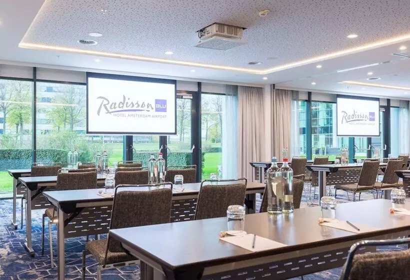Radisson Blu Hotel Amsterdam Airport, Schiphol