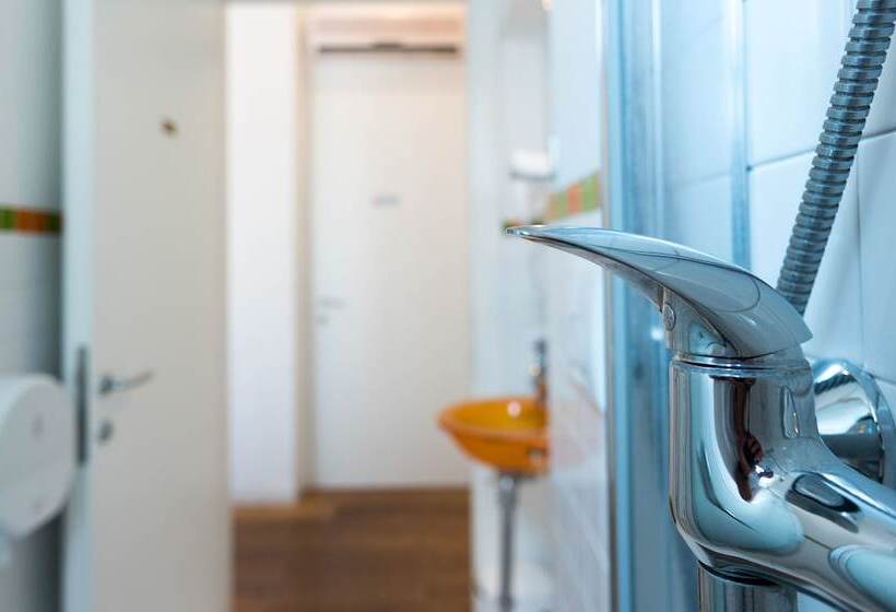 ホテル Ca  Rebeka Venice   Atika & Atif