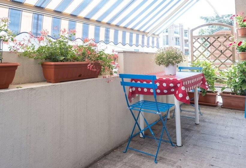 ホテル Ca  Rebeka Venice   Atika & Atif