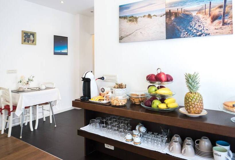 ホテル Ca  Rebeka Venice   Atika & Atif