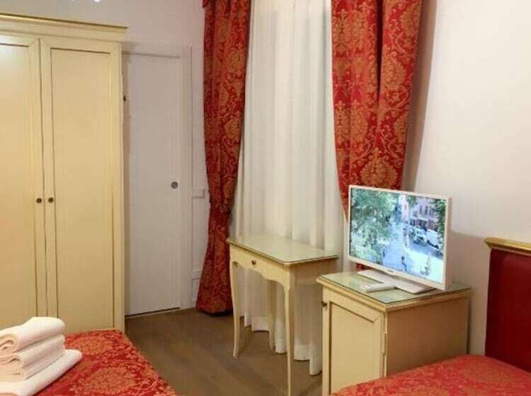 ホテル Ca  Rebeka Venice   Atika & Atif