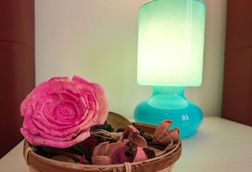 ホテル Ca  Rebeka Venice   Atika & Atif