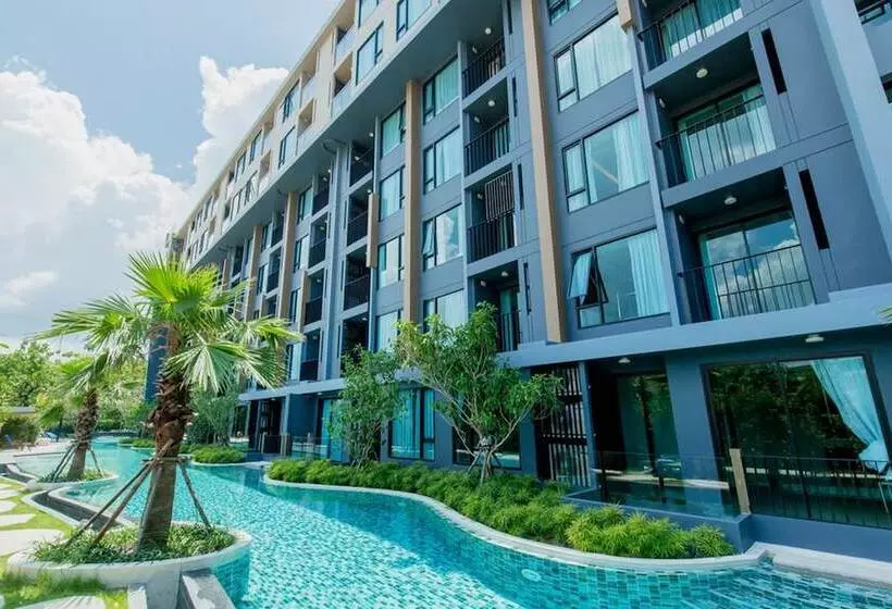 هتل The Aristo Resort