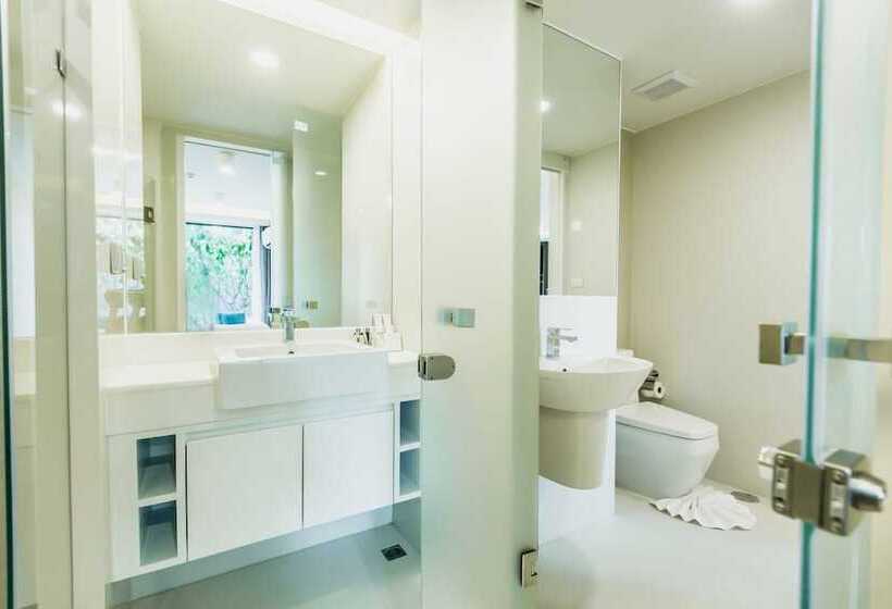 Hotel The Aristo Resort