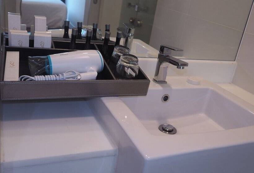 Hotel The Aristo Resort