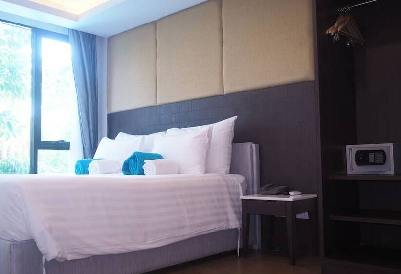 Hotel The Aristo Resort