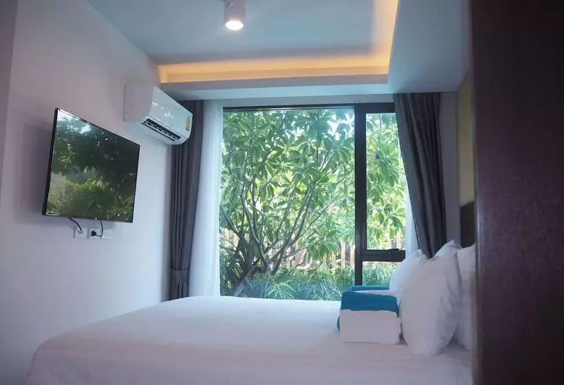 هتل The Aristo Resort