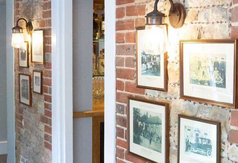 فندق The White Horse Inn