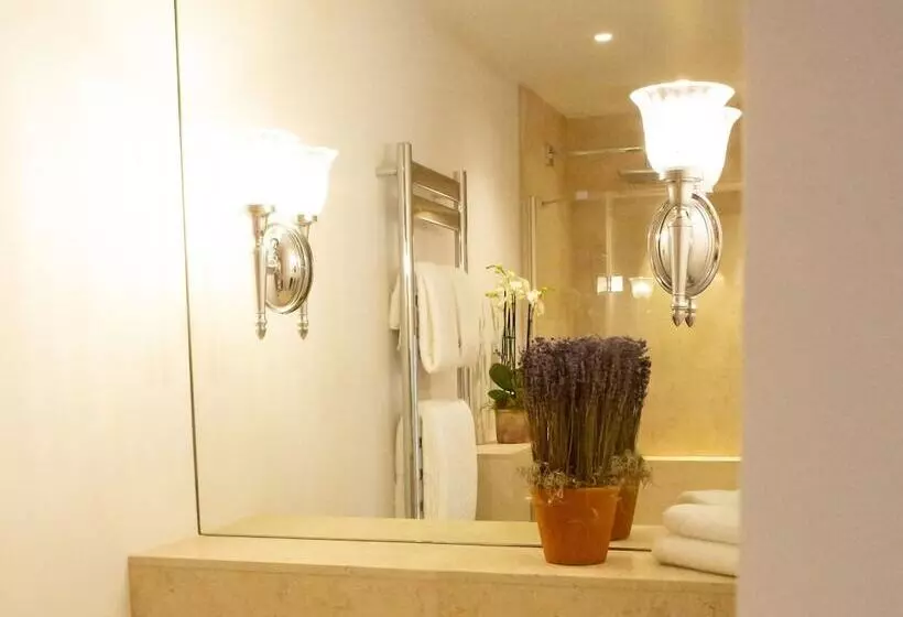 Hotelli The White Horse Inn