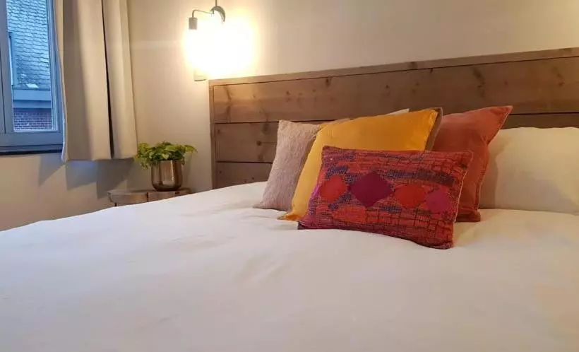 Anthos B&b