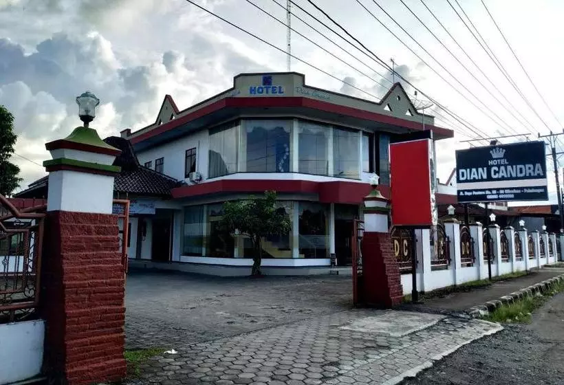 Hotel Oyo 3370  Dian Chandra