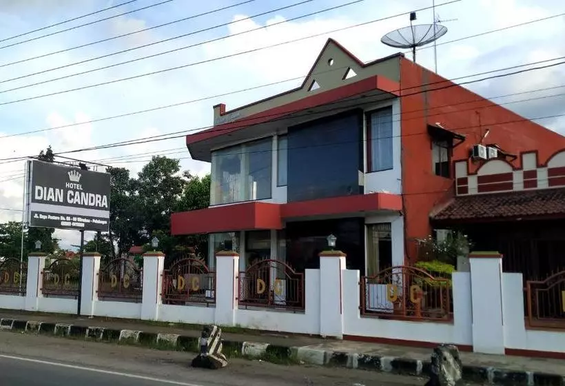 Hotel Oyo 3370  Dian Chandra