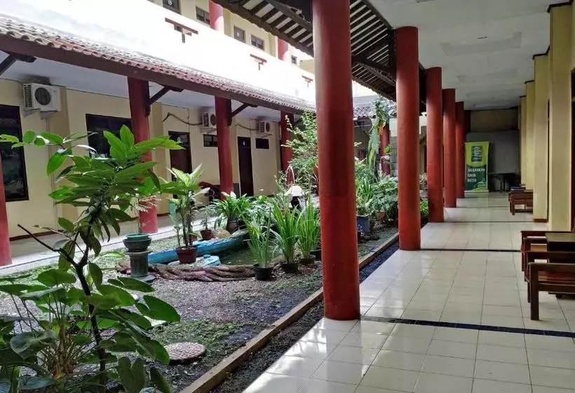 Hotel Oyo 3370  Dian Chandra