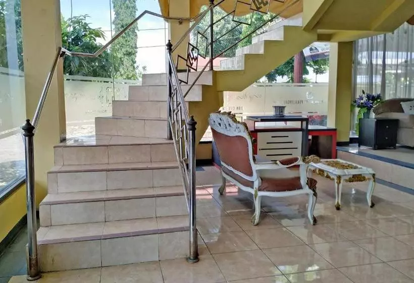 Hotel Oyo 3370  Dian Chandra