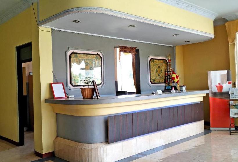 בית מלון כפרי Oyo 3370  Dian Chandra