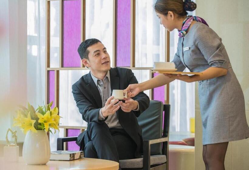 Lavande Hotels·zhuhai Qinglv Middle Road Opera House