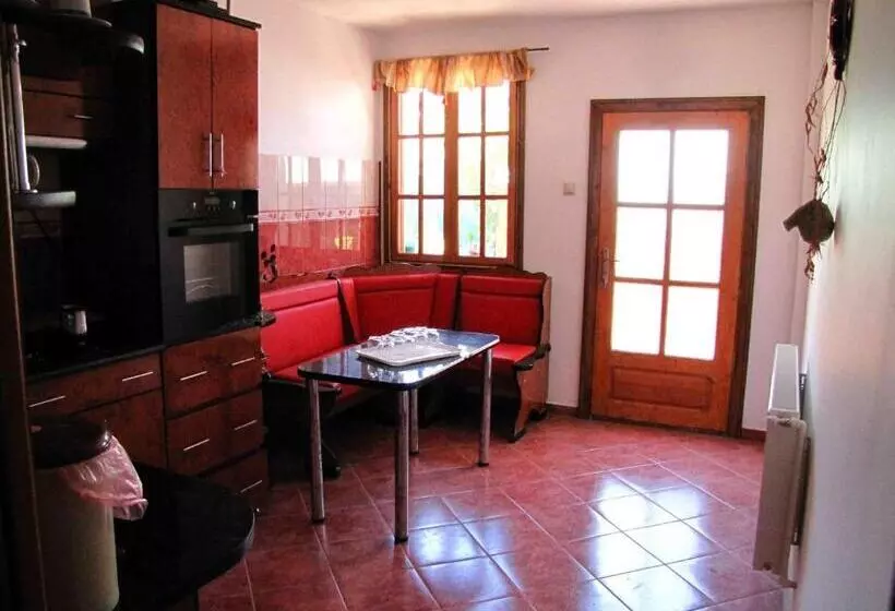 پانسیون Casa Oana