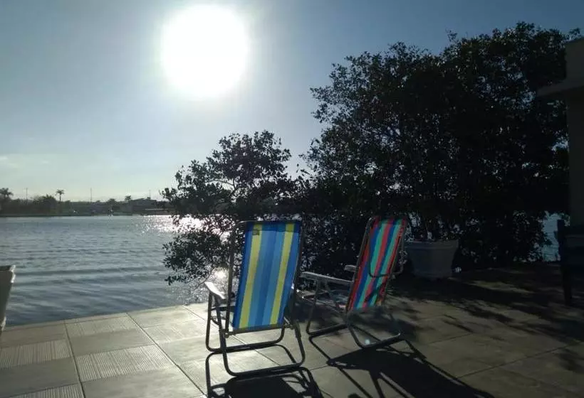 ペンション Pousada Anturio