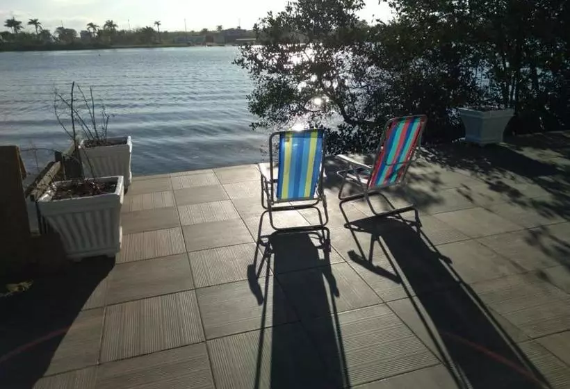 ペンション Pousada Anturio