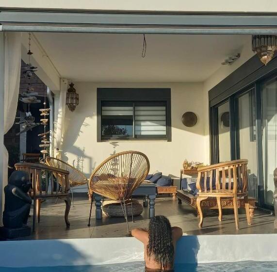 پانسیون Suite Indigo Jacuzzi Prive Piscine Vue Mer Acces Cuisine Laverie