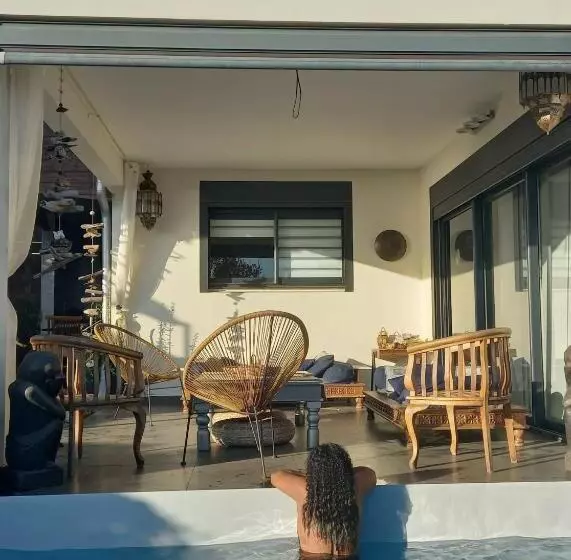 پانسیون Suite Indigo Jacuzzi Prive Piscine Vue Mer Acces Cuisine Laverie