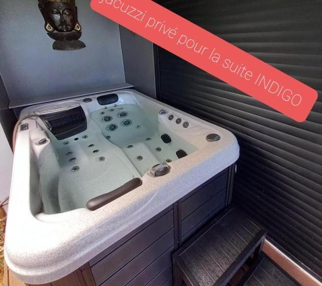 پانسیون Suite Indigo Jacuzzi Prive Piscine Vue Mer Acces Cuisine Laverie
