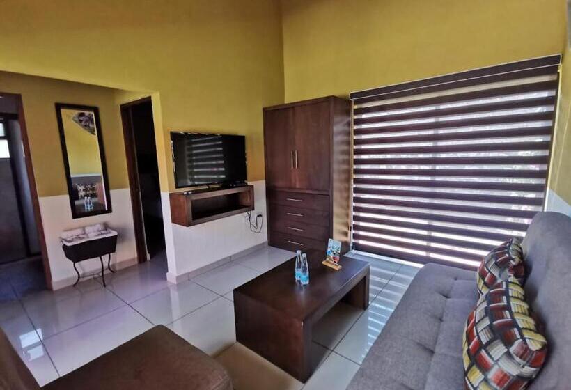 Casa Flores Hotel & Spa