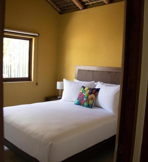 Casa Flores Hotel & Spa