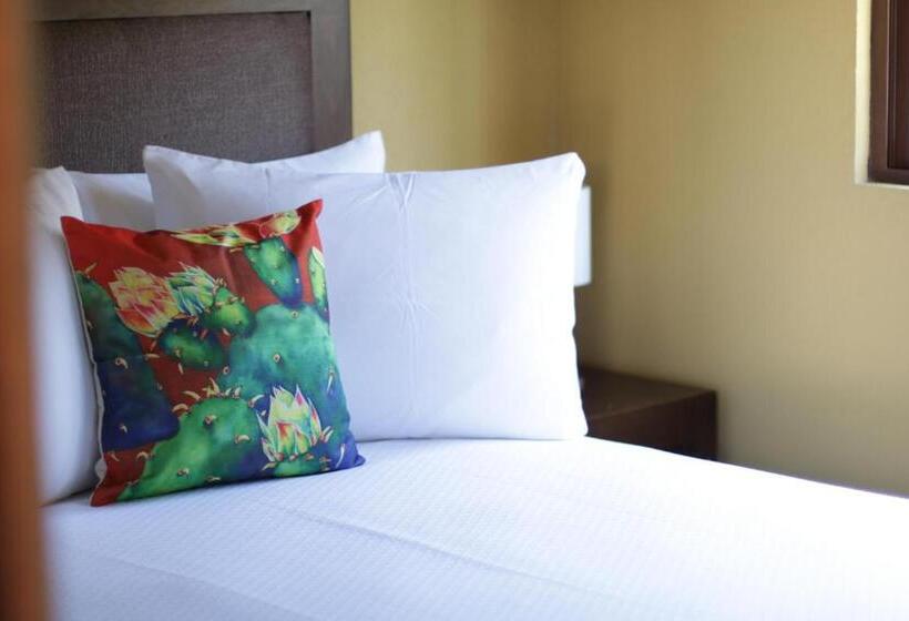 Casa Flores Hotel & Spa