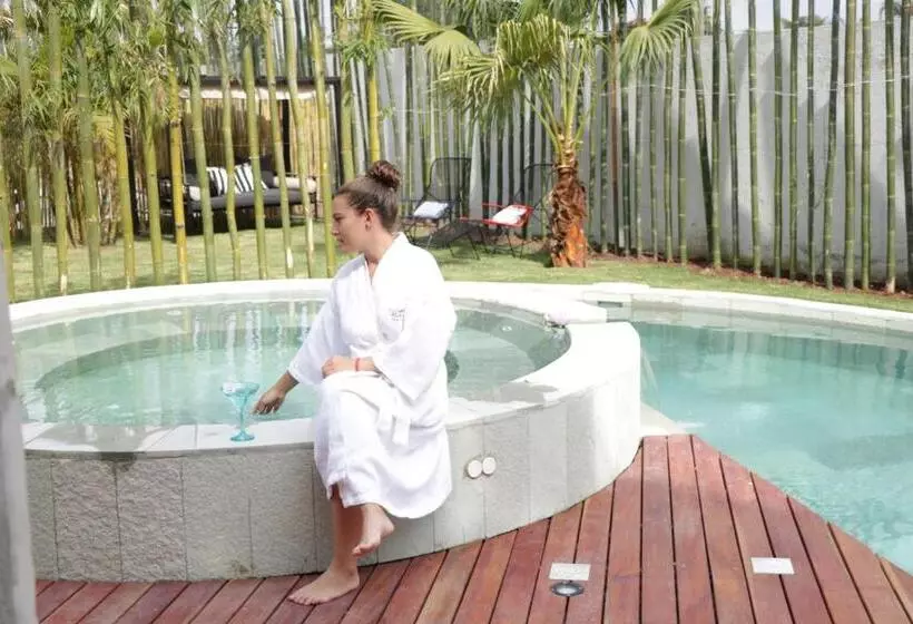 Casa Flores Hotel & Spa